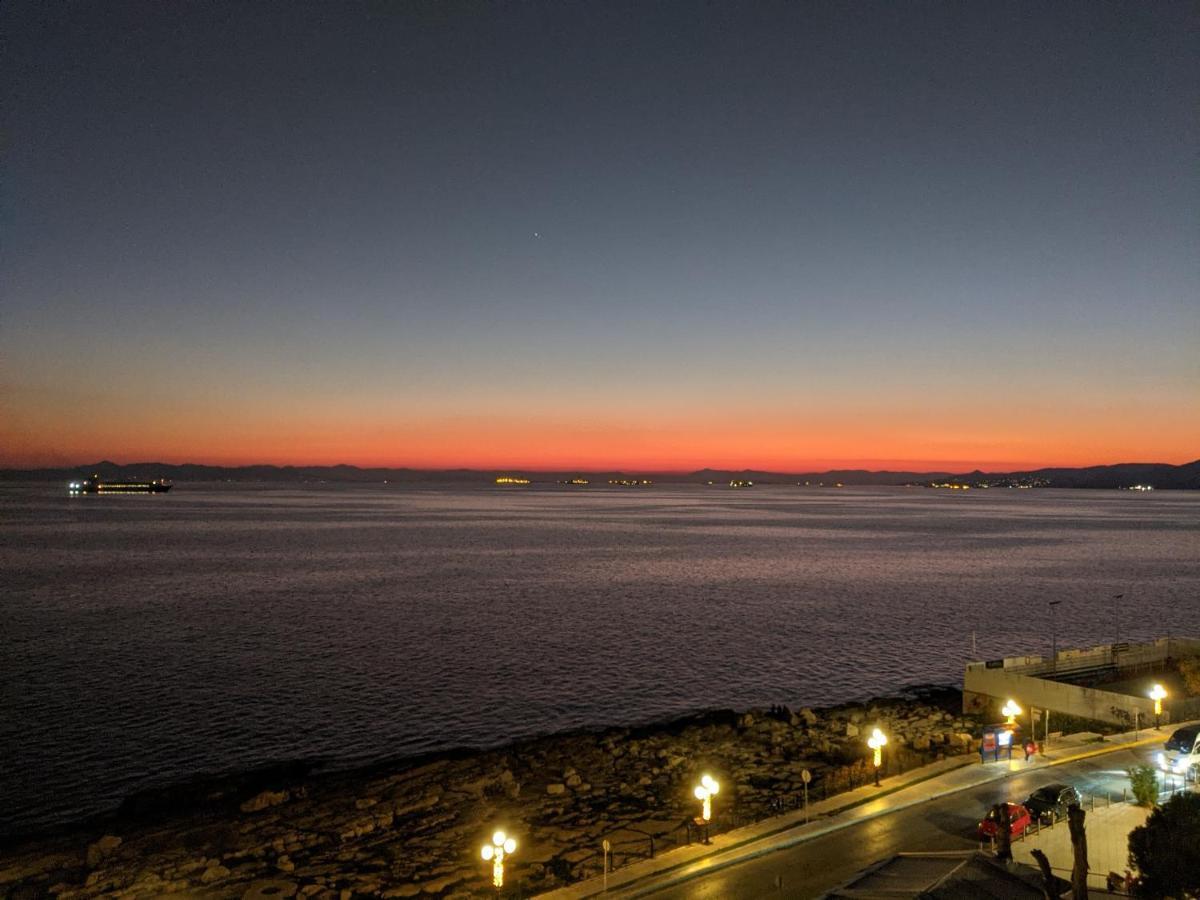 Luxurious Sea View Apartment พีเรียส ภายนอก รูปภาพ